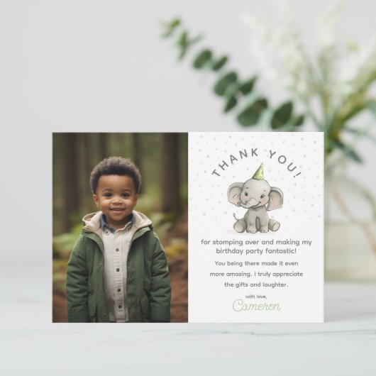 お誕生日写真をスタンプで飛び越えて、かわいい象ちゃん!子供の誕生日写真 サンキューカード (スタンド正面)