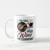 お調理師、ワインを飲む#Teamwork - Wine Lover コーヒーマグカップ (左)