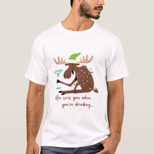 お酒を飲んでいるあなたを見ています 面白いクリスマストリトン Tシャツ