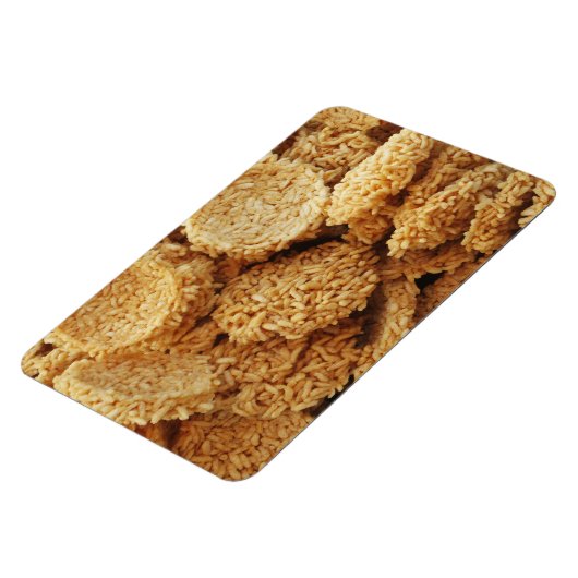 お餅を膨らませた~アジアのお菓子デザート食べ物 マグネット (左側)