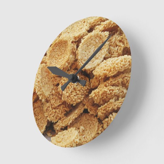 お餅を膨らませた～アジアのお菓子デザート食べ物 ラウンド壁時計 (傾斜)