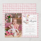 お馬鹿なガチョウの写真 ピンクの女の子 1歳の誕生日パーティー 招待状 (正面/裏面)