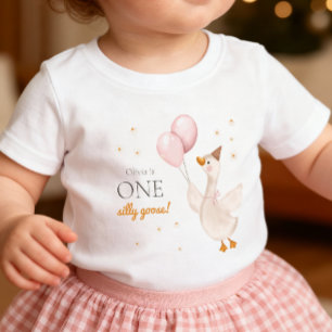 お馬鹿なガチョウの春パーティーファームお誕生日 ベビーTシャツ