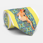 かいま見のhuluのタイ女の子の上のブーイングピン ネクタイ (ロール)