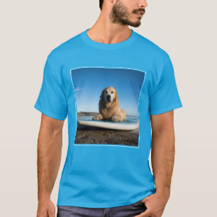 かい板に置いているゴールデン・リトリーバー犬 Tシャツ