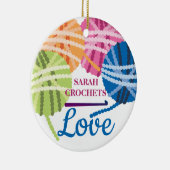 かぎ針編みの糸がクリスマスパーソナライズされたを愛する セラミックオーナメント (右)