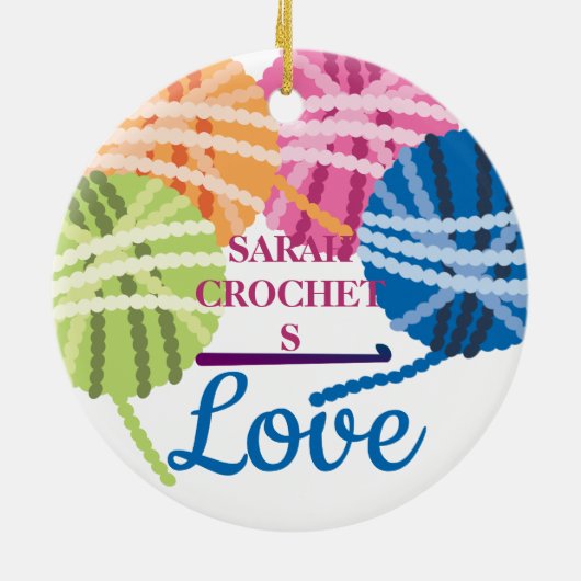 かぎ針編みの糸がクリスマスパーソナライズされたを愛する セラミックオーナメント (裏面)