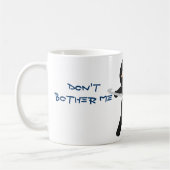 かぎ針編みホックのマグを持つ忍者 コーヒーマグカップ (左)