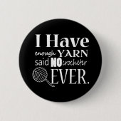 かぎ針編み不十分な糸の工芸品ダーク 缶バッジ (正面)