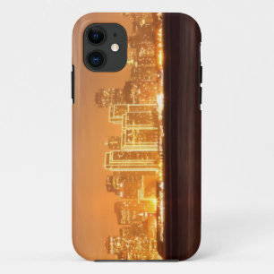 かすんでいる12月のサンフランシスコに置く月 iPhone 11 ケース
