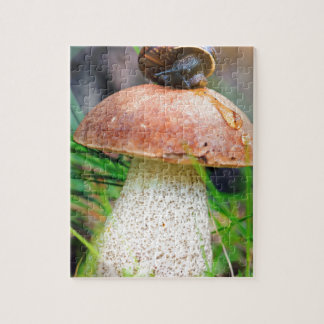 かたつむりを持つ草のLeccinum ジグソーパズル