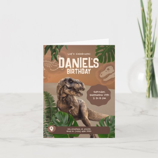 かっこいいリアルな恐竜の誕生日招待状 招待状 (正面)