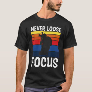 かっこいい写真術 写真家は焦点を失うな Tシャツ