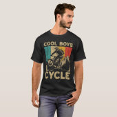 かっこいい少年たち 自転車 サイクリング 少年たち 子供たち Tシャツ (正面フル)
