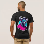 かっこいい雄牛のキャラクターアート Tシャツ (裏面フル)