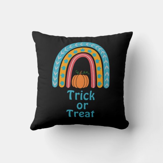 かぼちゃのトリックまたはトリートの下の素敵な虹 クッション (裏面)
