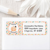 かぼちゃのハロウィーンにかこまれた、かわいい黒猫 ラベル (インサイチュ)