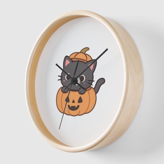 かぼちゃよくはしゃぐのTシャツから黒猫が飛び出す –  壁時計 (傾斜)