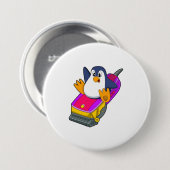 かみそり付き美容師としてのペンギン 缶バッジ (正面&裏面)