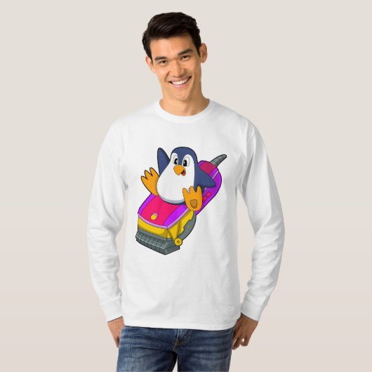 かみそり付き美容師としてのペンギン Tシャツ (正面フル)