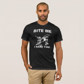 かみつきおもしろいて蚊に刺されよう Tシャツ (正面フル)