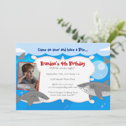 かみ傷-鮫のテーマの誕生日の招待状--を持って下さい 招待状 (スタンド正面)