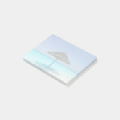 かやぶき傘を持つ風光明媚な熱帯ビーチ ポストイット (アングル)