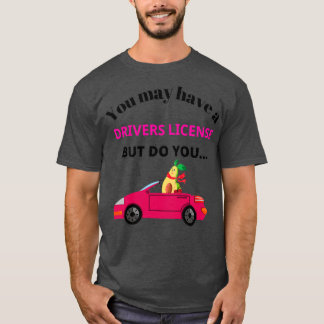 かわいいおもしろいアボカドデザインでも車はある Tシャツ