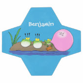 かわいいおもしろいカエルのバブルガム漫画イラストレーション サッカーボール (フラット)