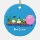 かわいいおもしろいカエルのバブルガム漫画イラストレーション セラミックオーナメント (正面)