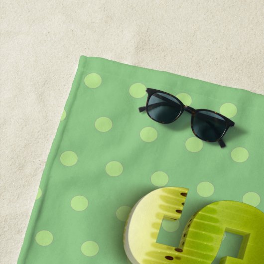 かわいいおもしろいキウイの夏のユーモア ビーチタオル (インサイチュ)