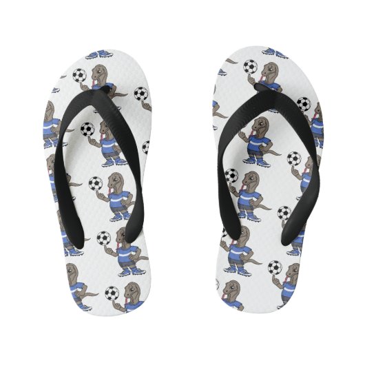 かわいいおもしろいコモドドラゴンの遊サッカー漫画 キッズビーチサンダル (フットベッド)