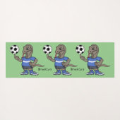 かわいいおもしろいコモドドラゴンの遊サッカー漫画 ヨガマット (裏面(横))