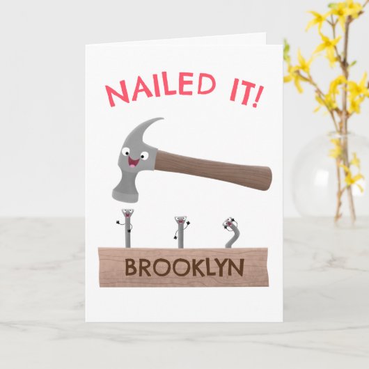 かわいいおもしろいハンマーと爪、 ネイル漫画イラストレーション カード (黄色い花)