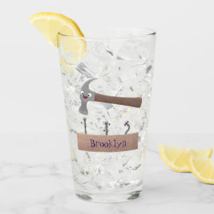 かわいいおもしろいハンマーと爪、 ネイル漫画イラストレーション タンブラーグラス