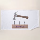 かわいいおもしろいハンマーと爪、 ネイル漫画イラストレーション ビーチタオル (正面)