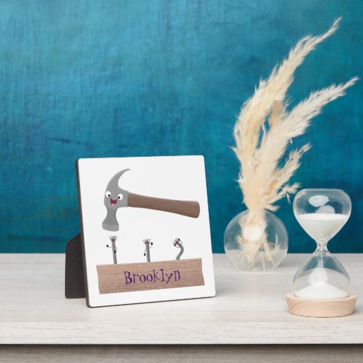 かわいいおもしろいハンマーと爪、 ネイル漫画イラストレーション フォトプラーク (インサイチュ)