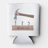 かわいいおもしろいハンマーと爪、 ネイル漫画イラストレーション 缶クーラー (正面)