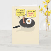 かわいいおもしろいベーコンと卵のハッピーアニバーサリー カード (黄色い花)