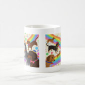 かわいいおもしろい犬と虹 コーヒーマグカップ (中央)