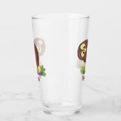 かわいいおもしろい茶色のフクロウ漫画イラストレーション タンブラーグラス (左)