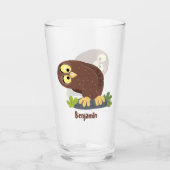 かわいいおもしろい茶色のフクロウ漫画イラストレーション タンブラーグラス (正面)