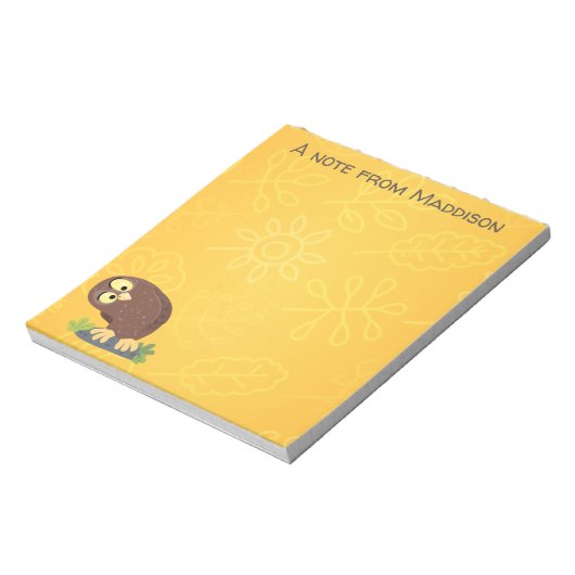 かわいいおもしろい茶色のフクロウ漫画イラストレーション ノートパッド (回転)