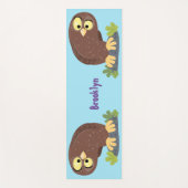 かわいいおもしろい茶色のフクロウ漫画イラストレーション ヨガマット (正面)