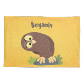 かわいいおもしろい茶色のフクロウ漫画イラストレーション 枕カバー (裏面)