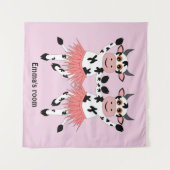 かわいいおもしろい踊り牛 タペストリー (正面(横))