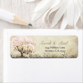 かわいいお洒落ハートの葉が散る木、淡いピンクの点 ラベル (インサイチュ)