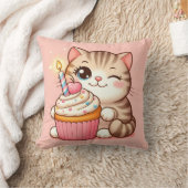 かわいいかわいいの子ネコにカップケーキ クッション (ブランケット)