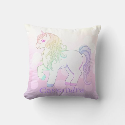 かわいいかわいいの虹は名前のユニコーンの子馬を着色しました クッション (正面)
