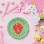 かわいいかわいいイチゴ漫画イラストレーション ペーパープレート (パーティー)